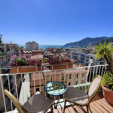 Bed and Breakfast Oasi Al Centro Con Parcheggio Салерно Экстерьер фото