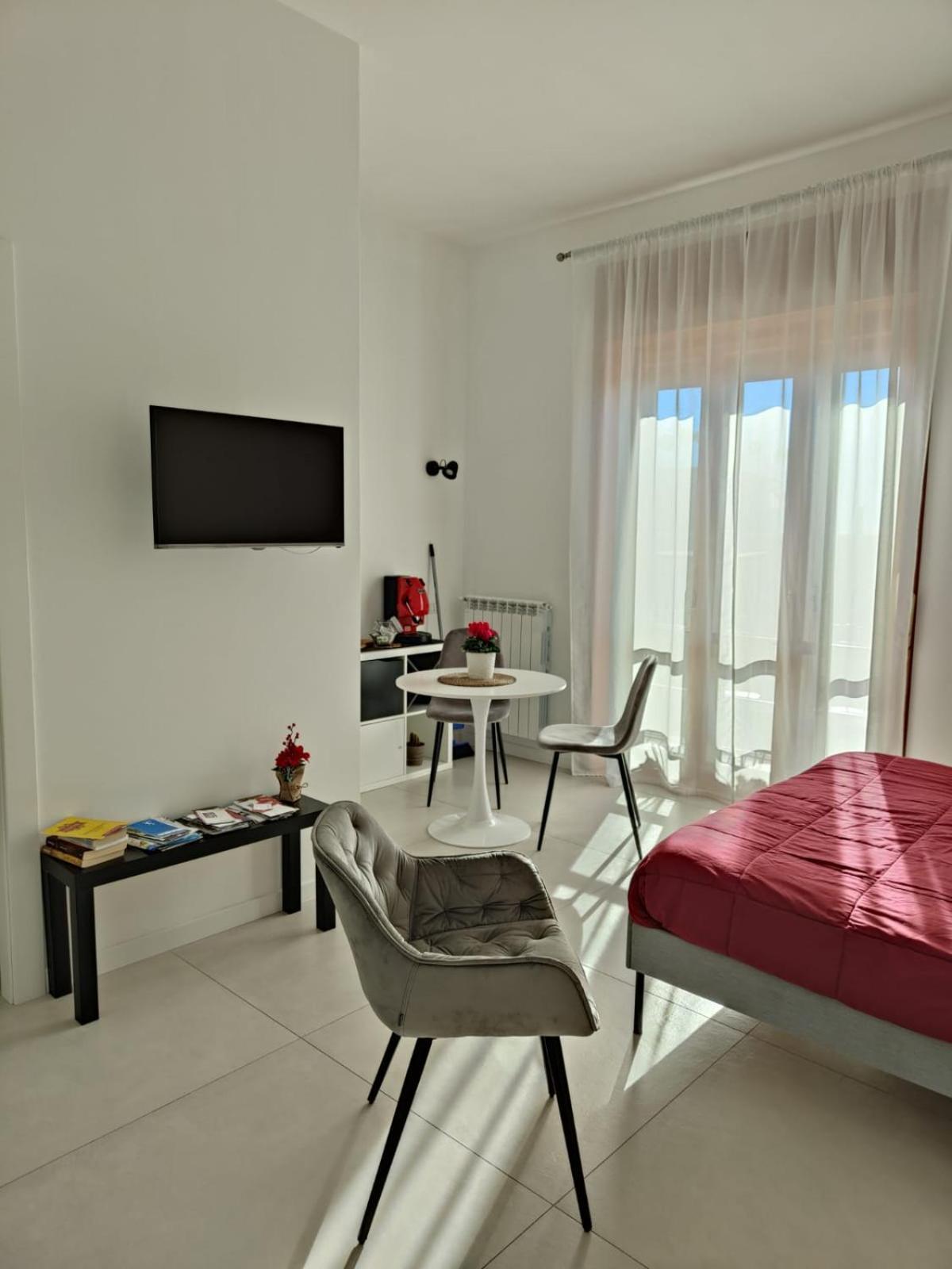 Bed and Breakfast Oasi Al Centro Con Parcheggio Салерно Экстерьер фото
